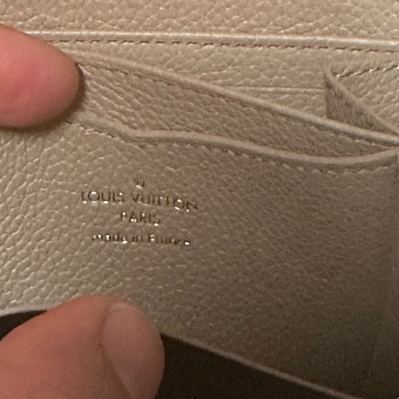 Louis Vuitton Zippy Coin Wallet - Picture 5 of 6